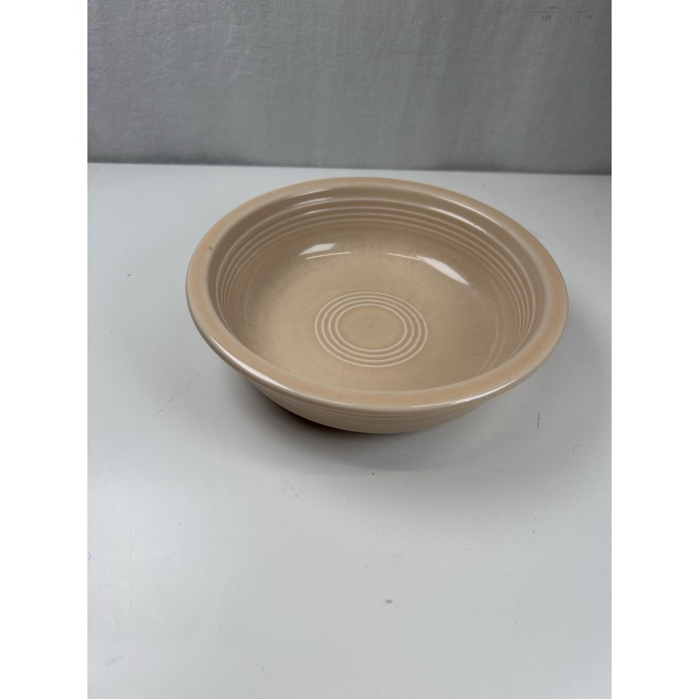 VINTAGE FIESTA WARE APRICOT CEREAL SOUP BOWL 7"D X 2"H HLC HOMER LAUGHLIN HLC‎